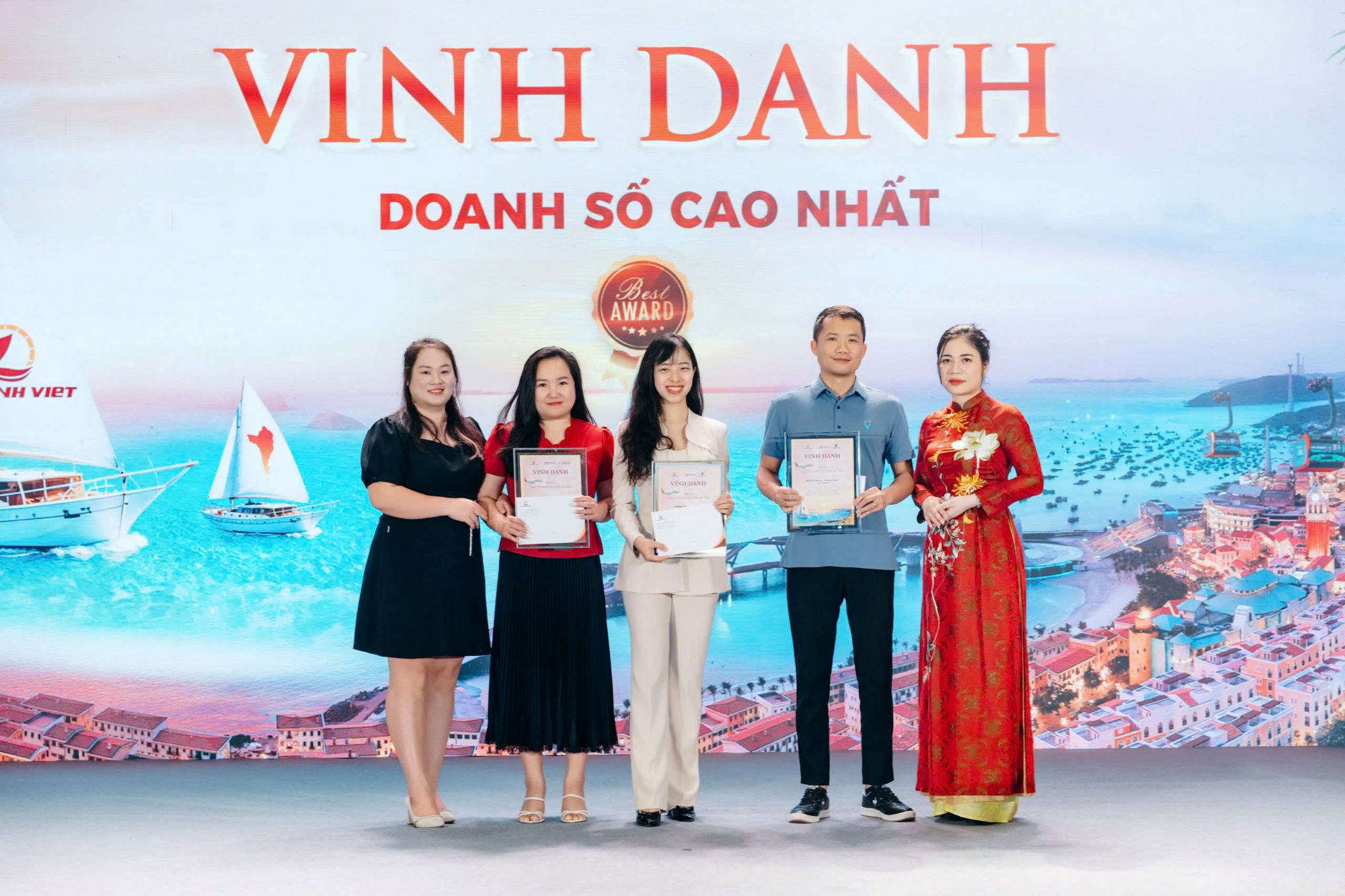 Mustgo vinh dự nhận danh hiệu “Đại lý đạt thành tích xuất sắc” từ Sun Phú Quốc Airways