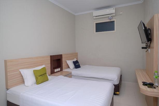 Urbanview Stay @H Jakal by RedDoorz