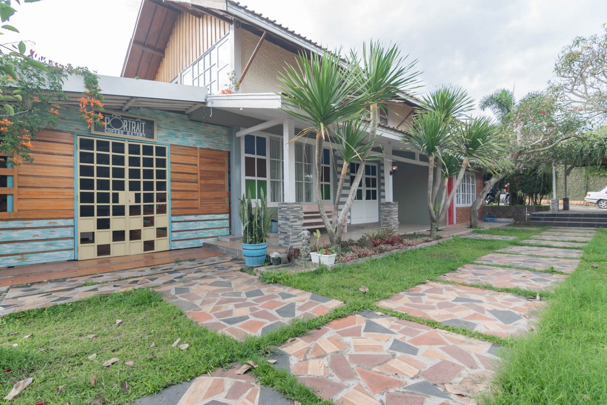 RedDoorz near Farmhouse Lembang #5