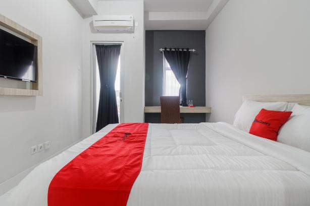 RedDoorz Apartment @ Dramaga Tower #5