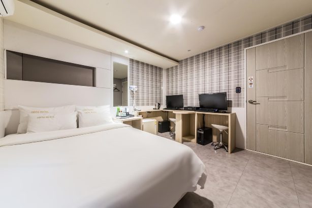 Shine Hotel