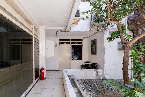 Dukuh Kupang Residence Mitra RedDoorz #5