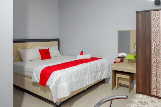RedDoorz @ Hotel Grand Aulia Majene