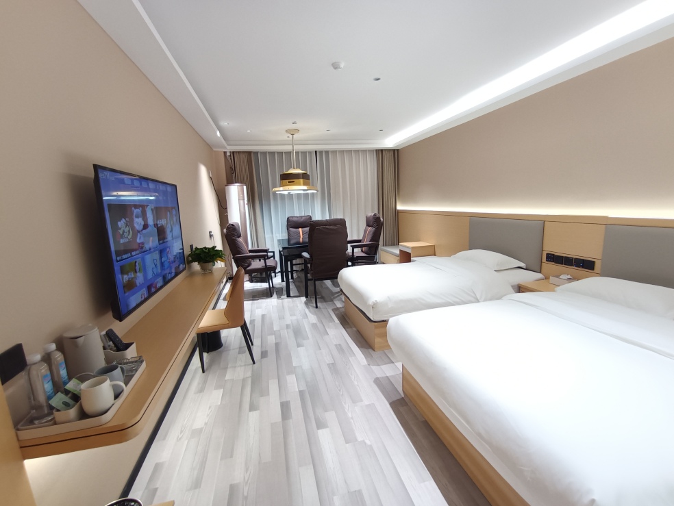 Zi Ting Boutique Hotel (Hanyang passenger station subway station store)