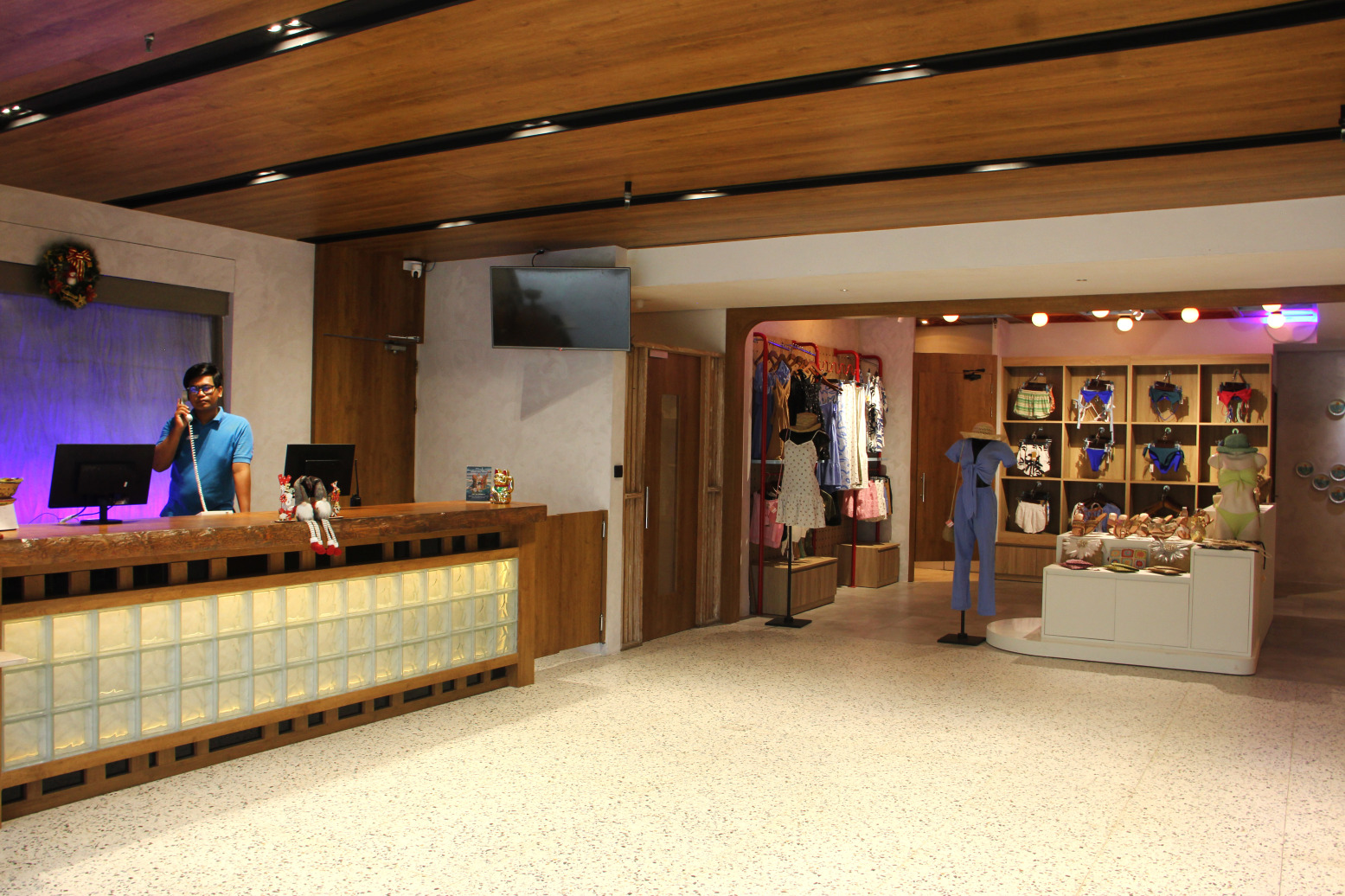 Koa D Surfer Hotel #5