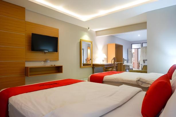 RedDoorz Plus Near Haluoleo University