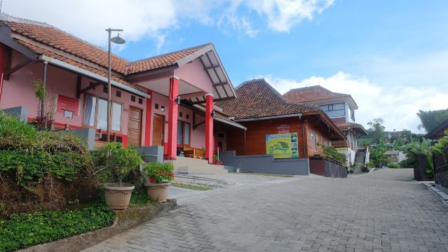 Lembur Incu Syariah Villa & Resto #5