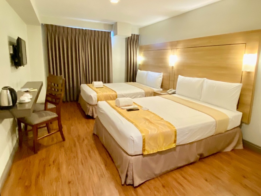Tagaytay Hotel SixB #5