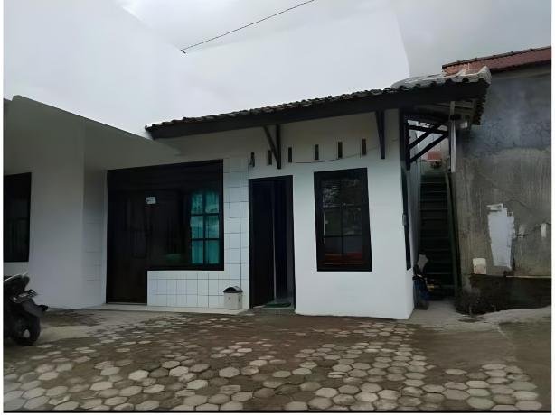 Hotel Teratai Putih