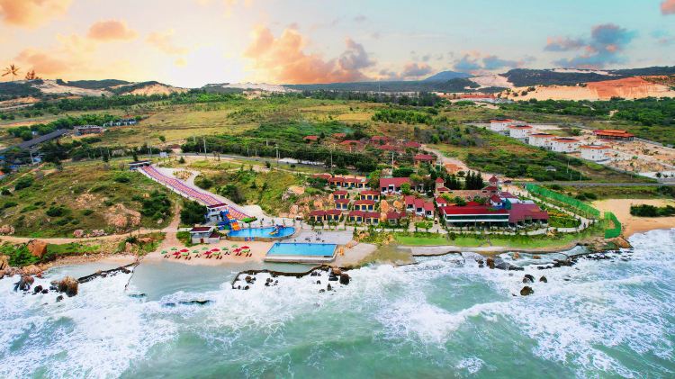 Adora Bay Ke Ga Beach Resort - Onsite Water Park