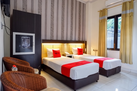 RedDoorz @ Hotel Bumi Palupy