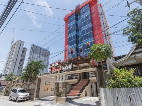 RedDoorz Plus @ Boulevard Panakkukang #5