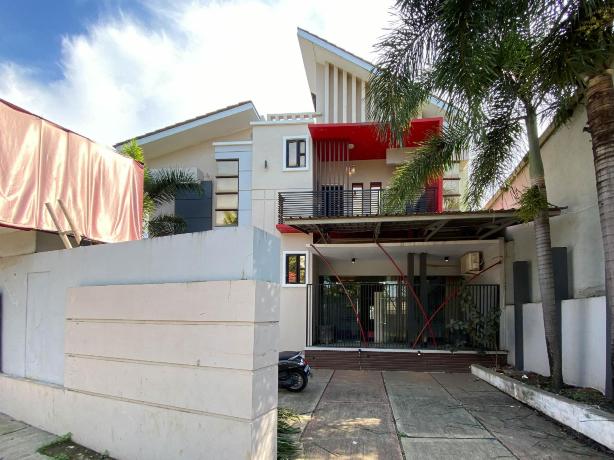 RedDoorz Near Bukit Ragas Hotel d'Ayanna Pati