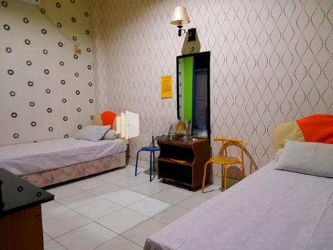 Hotel Rosichan Bau Bau Mitra RedDoorz #5