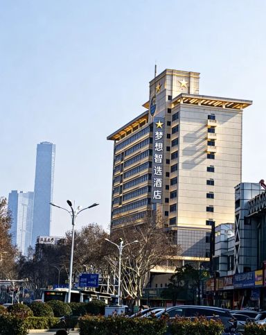 DREAM HOTEL