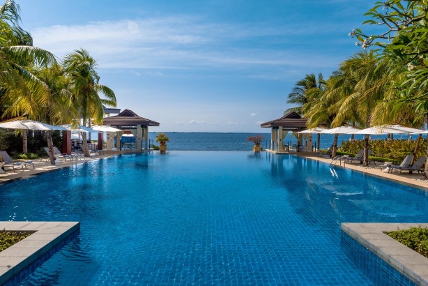 Crimson Resort and Spa Mactan