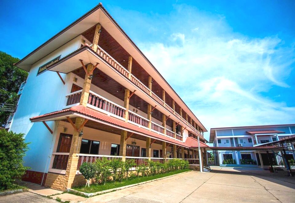 Nakarin Hotel