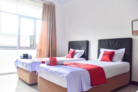 RedDoorz Near Sultan Hasanuddin Airport 2