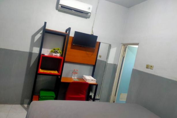 RedDoorz Plus Near Alun Alun Sumenep