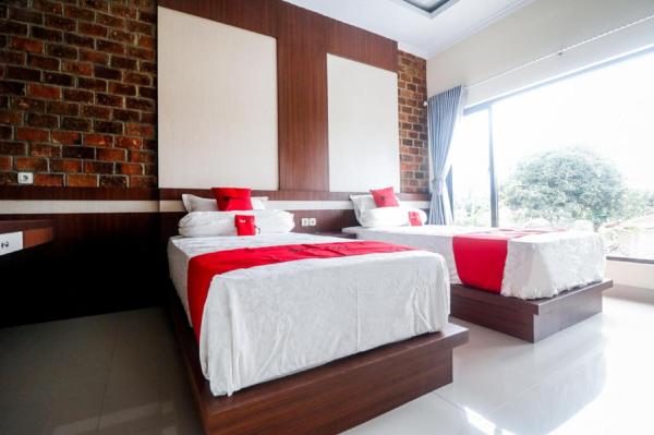 RedDoorz Plus Near Kualanamu Airport