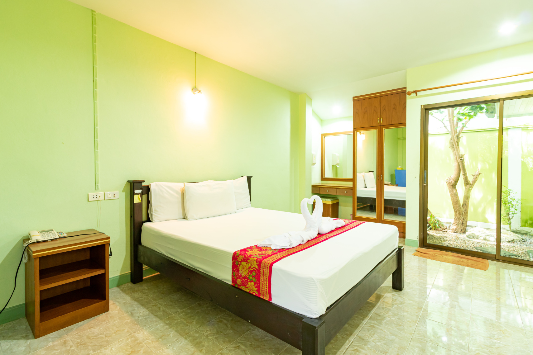 Khum Suk Resort