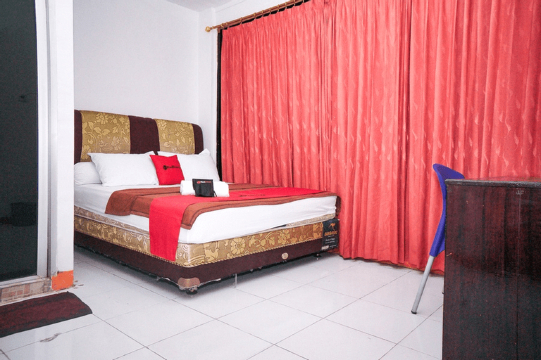 RedDoorz Near Palembang Square Mall 2