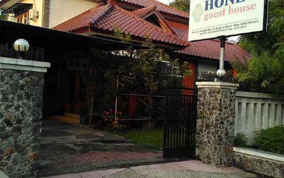 Comfy Room at Honey Guesthouse Syariah