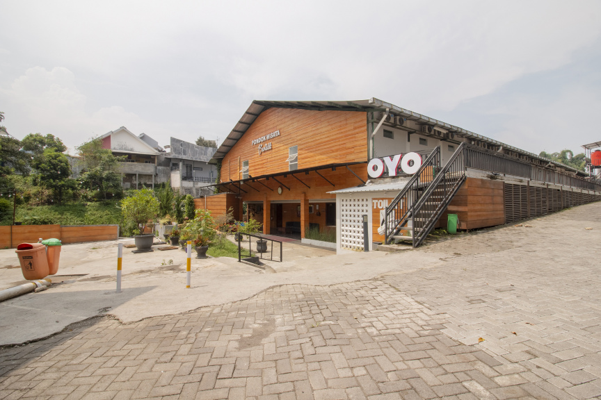 OYO 3283 Bwalk Hotel