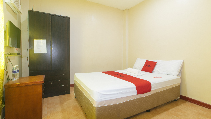 RedDoorz Near Talisay District Hospital