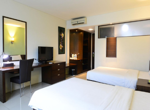 Bamboo Inn Hotel & Cafe