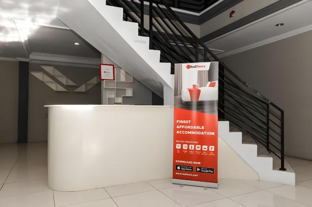 RedDoorz Plus Near Transmart Kairagi Dua Manado #5