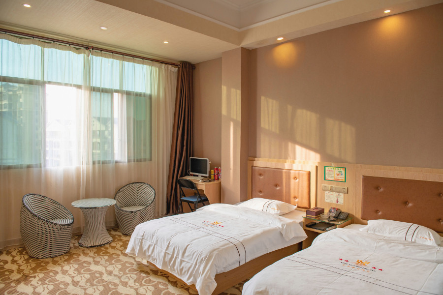 Longzhou Nebula Holiday Hotel