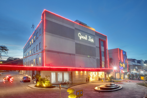 Grand Zuri Duri Hotel