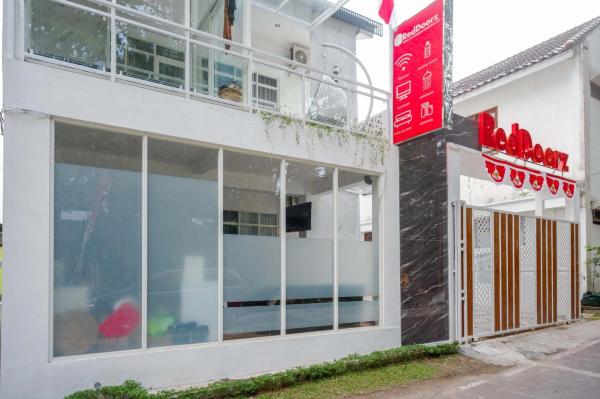 RedDoorz Syariah Near Taruna Nusantara Magelang #5