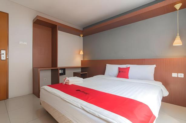 RedDoorz Plus @ Dago Pojok 3
