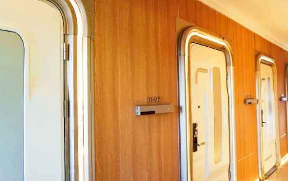 Tab Capsule Hotel - Kayoon Surabaya #5