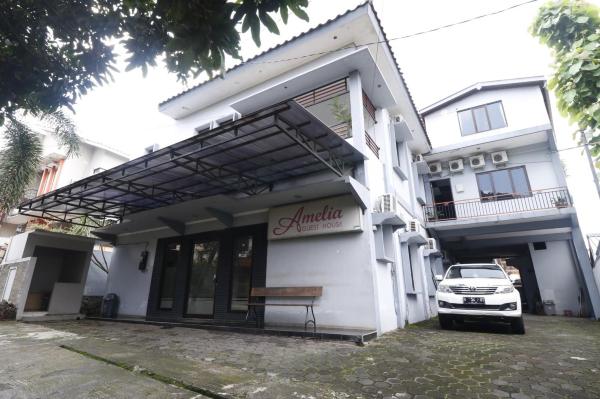 RedDoorz Plus Near Undip Tembalang