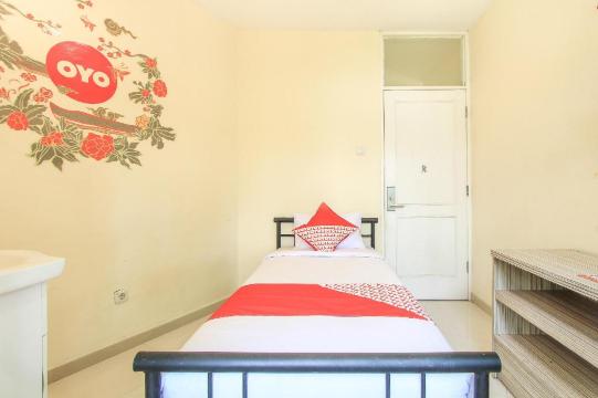 Capital O 175 K-60 Residence