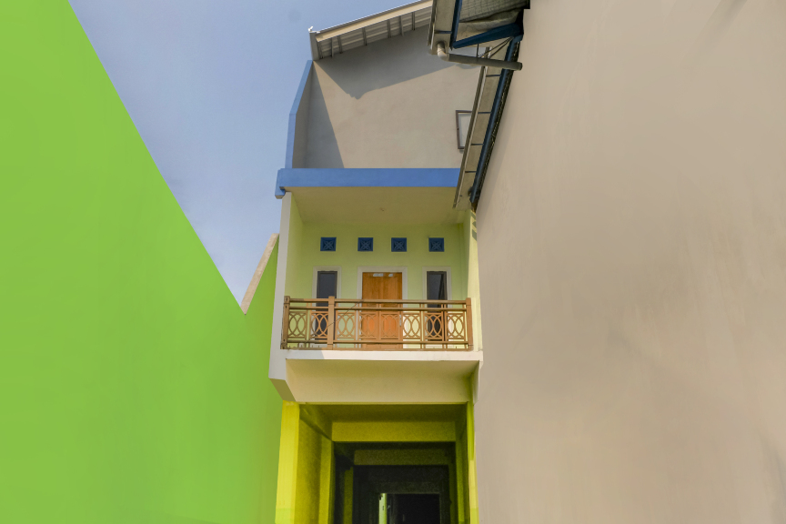 Spot on 2081 Sriwijaya Family Residence