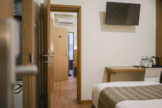 Deivan Hotel