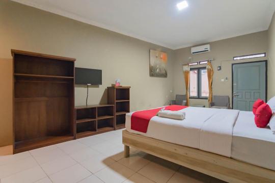 RedDoorz Near Pantai Karang Hawu Pelabuhan Ratu