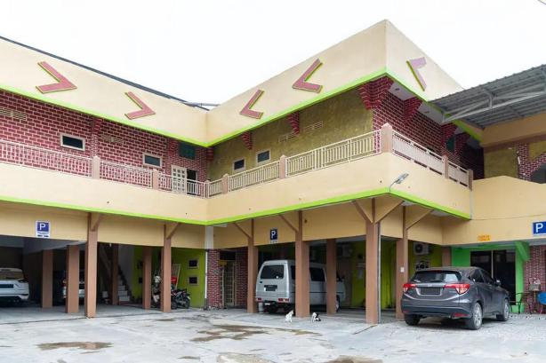 RedDoorz Syariah Near Jalan A Yani KM 8 Citraland