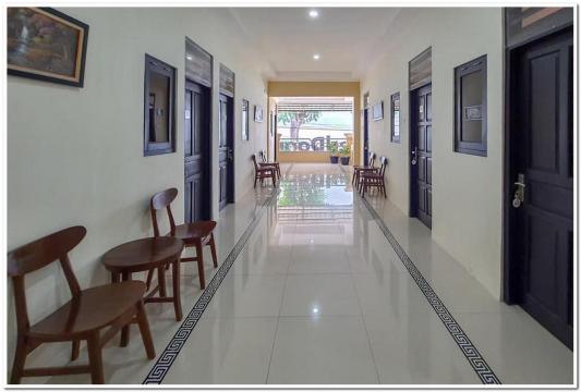 RedDoorz Syariah Near Solo Square Mall #5