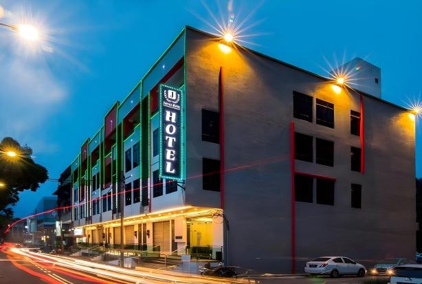 J Suites Hotel