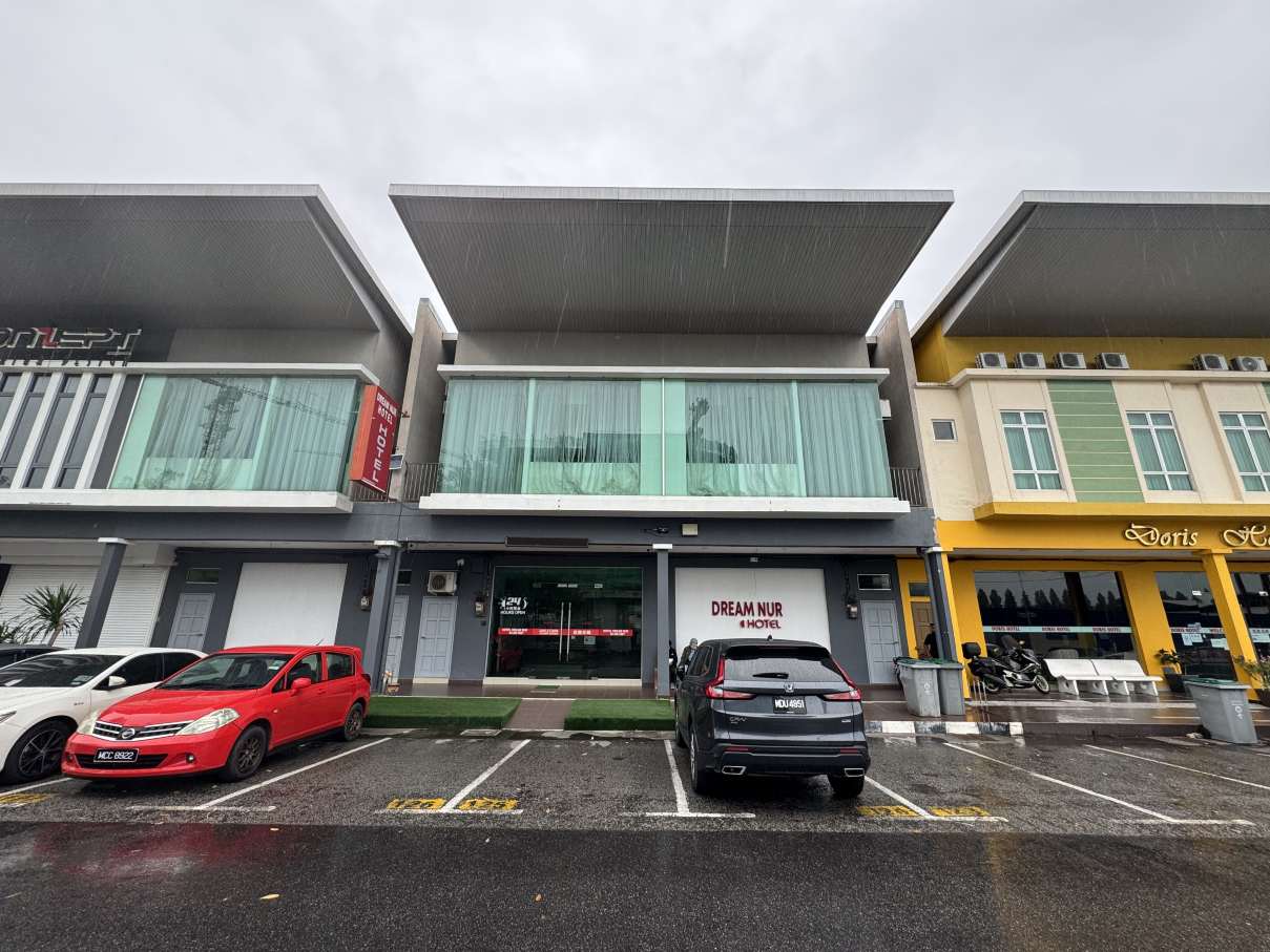 OYO 89497 Dream Nur Hotel