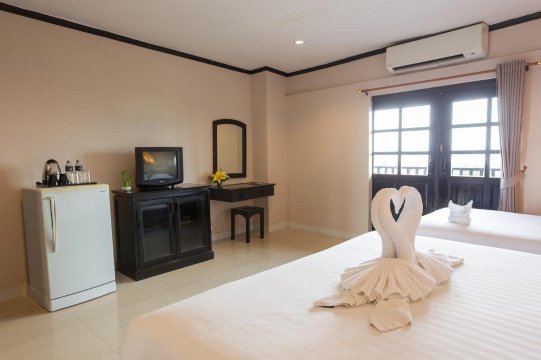 Essential Pattaya #5