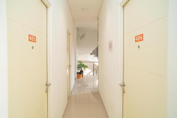 Sans Hotel Kupang Indah Surabaya by RedDoorz #5