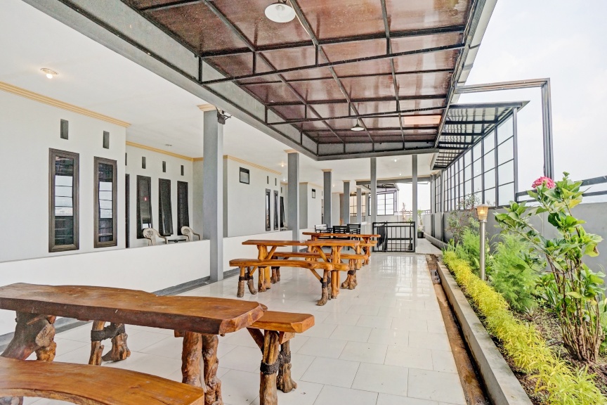 Urbanview the Halona Near Jawa Timur Park 4 #5