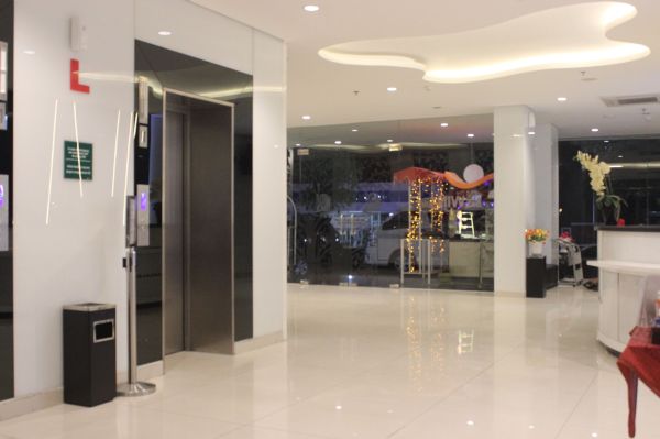The Win Hotel Surabaya #5