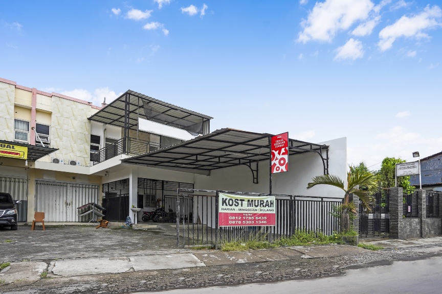 RedDoorz Syariah Near RS Siti Khodijah Sepanjang